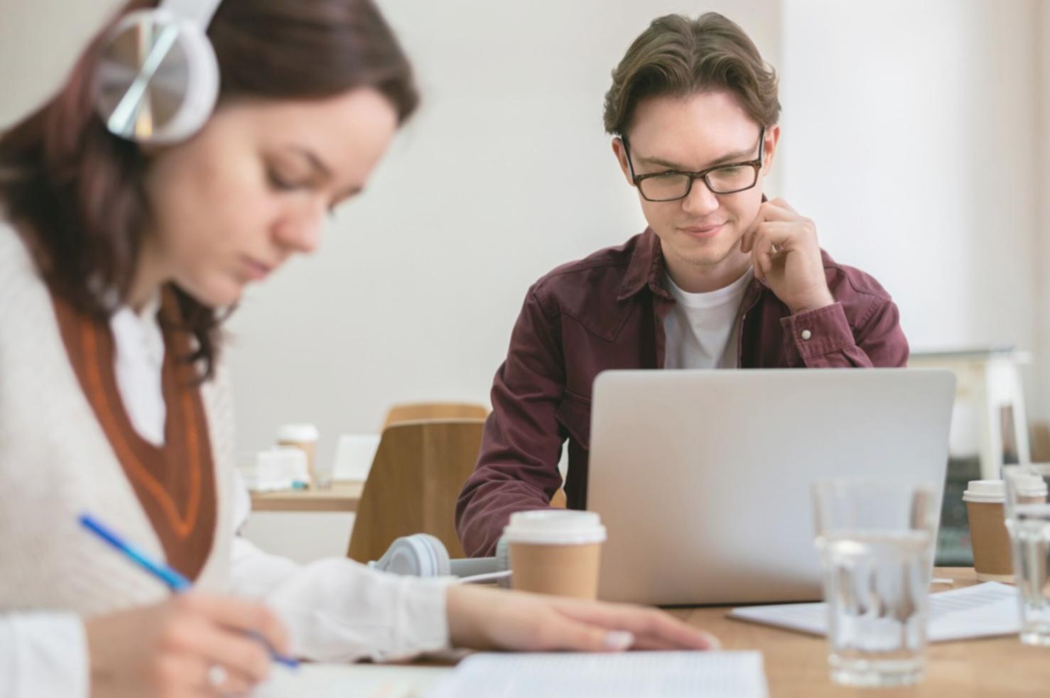 Modernes Coaching-Umfeld für berufliche Entwicklung